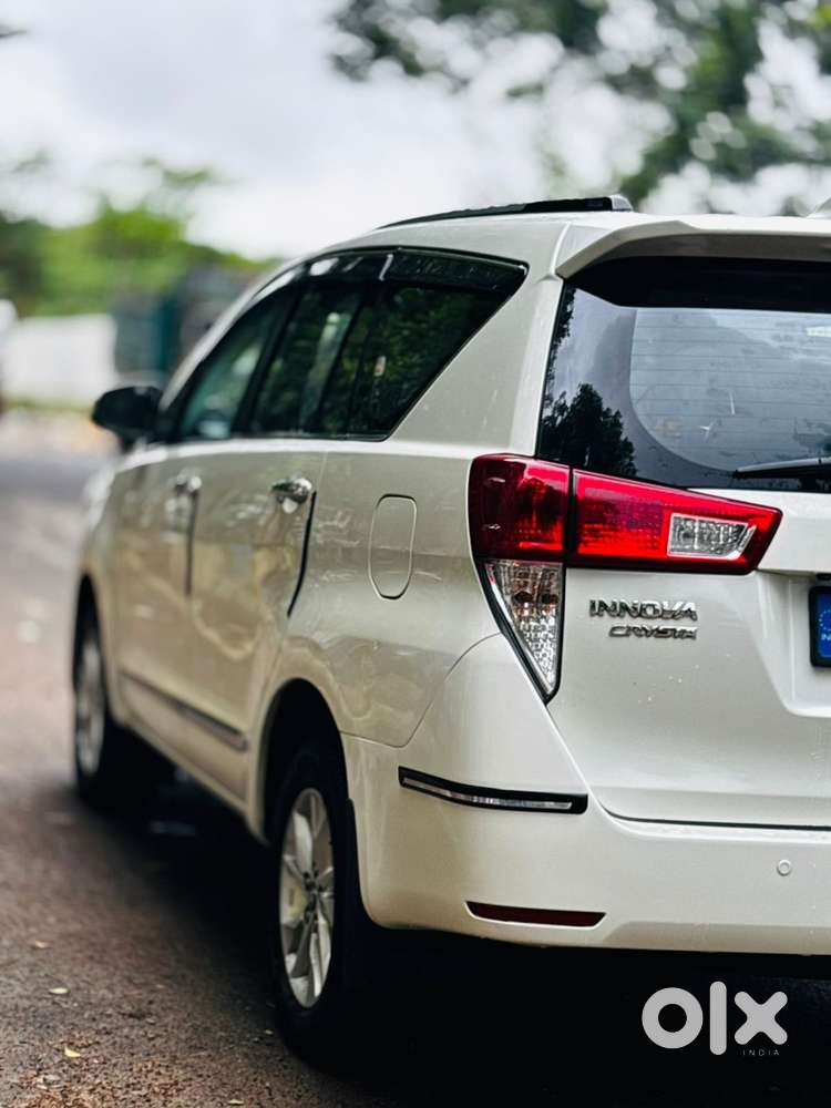 Toyota Innova Crysta 2017 With Servic Record Just Take N Drive
