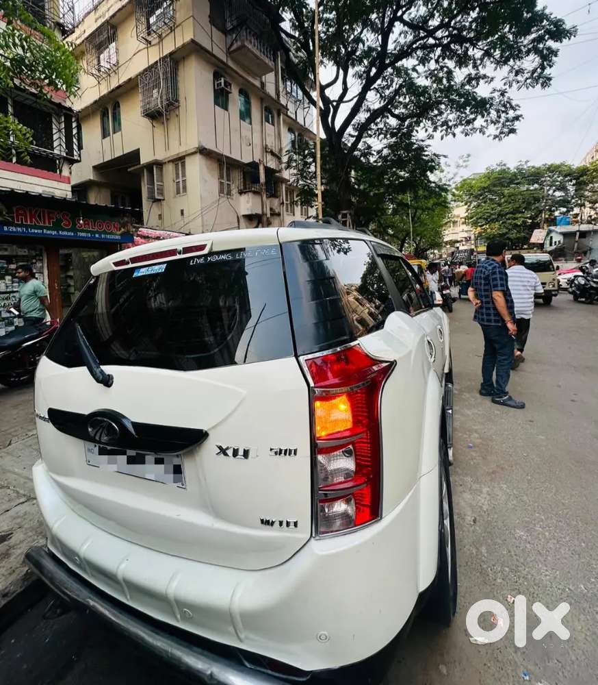 Very Good Condition Car Xuv. W10 Sunroof