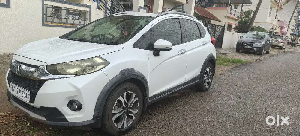 Cruice Control,,having Power Steering, Power Windows, Sunfroof