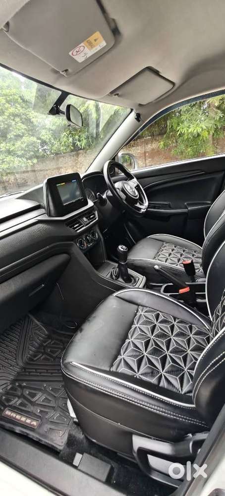 Maruti Suzuki Brezza 1.5 Lxi Smart Hybrid, 2023, Petrol