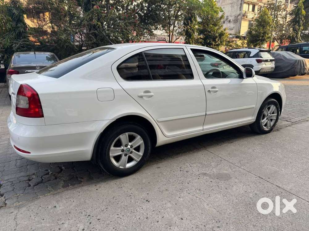 Skoda Laura Elegance 2.0 Tdi Cr Mt, 2011, Diesel