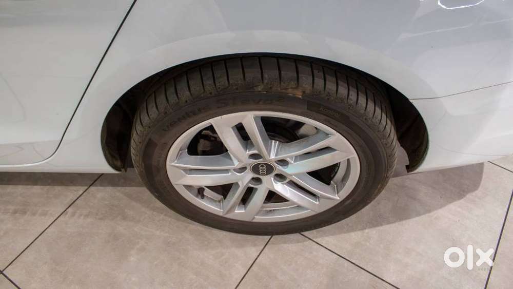 Audi A4 2.0 Premium Plus 40 Tfsi, 2024, Petrol