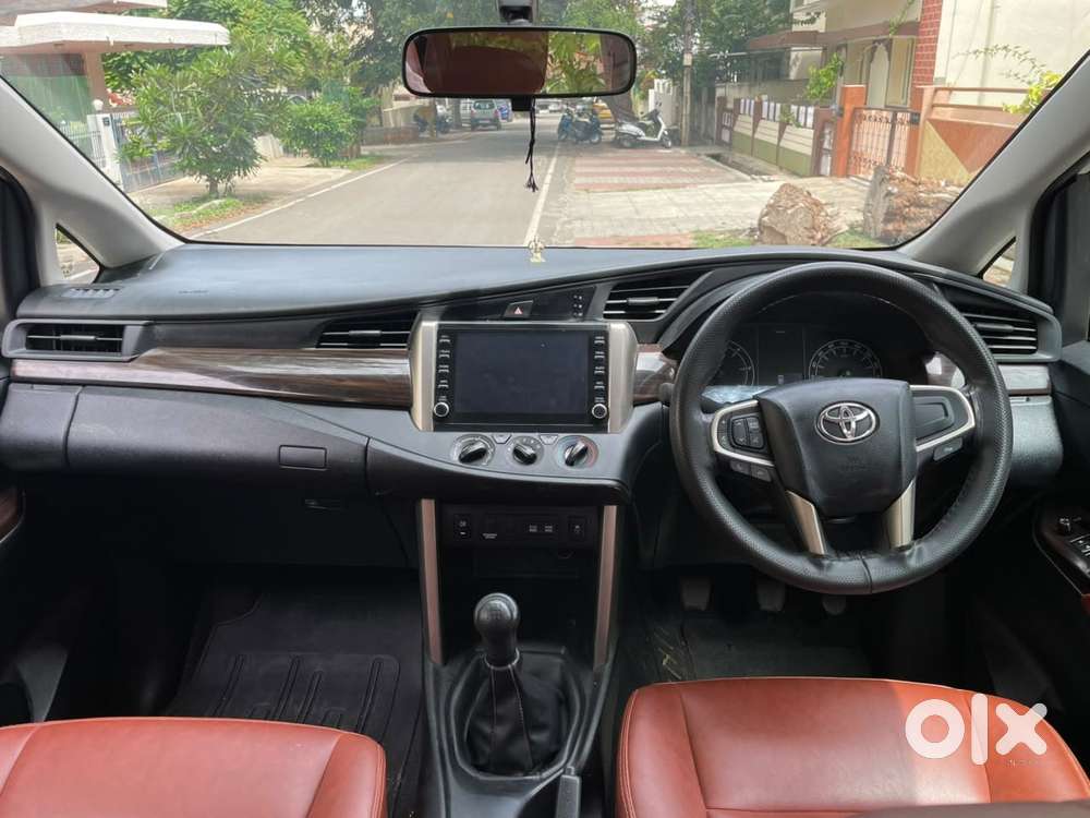 Toyota Innova Crysta [2020-ongoing] 2.4 Gx 7 Str, 2025, Diesel