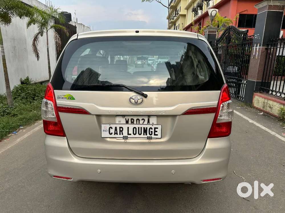 Toyota Innova Hycross 2012 Diesel 150000 Km Driven