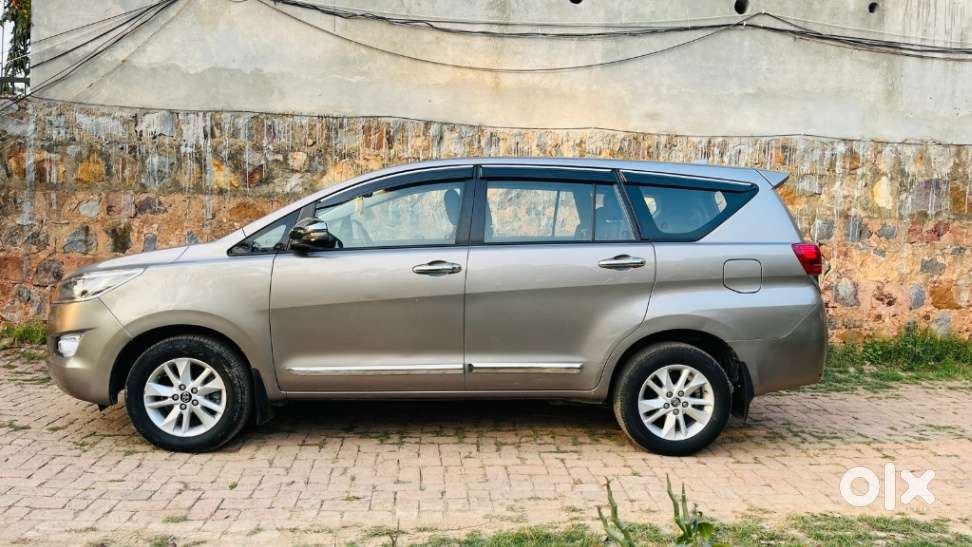 Toyota Innova Crysta 2.4 G Mt 8s, 2018, Diesel