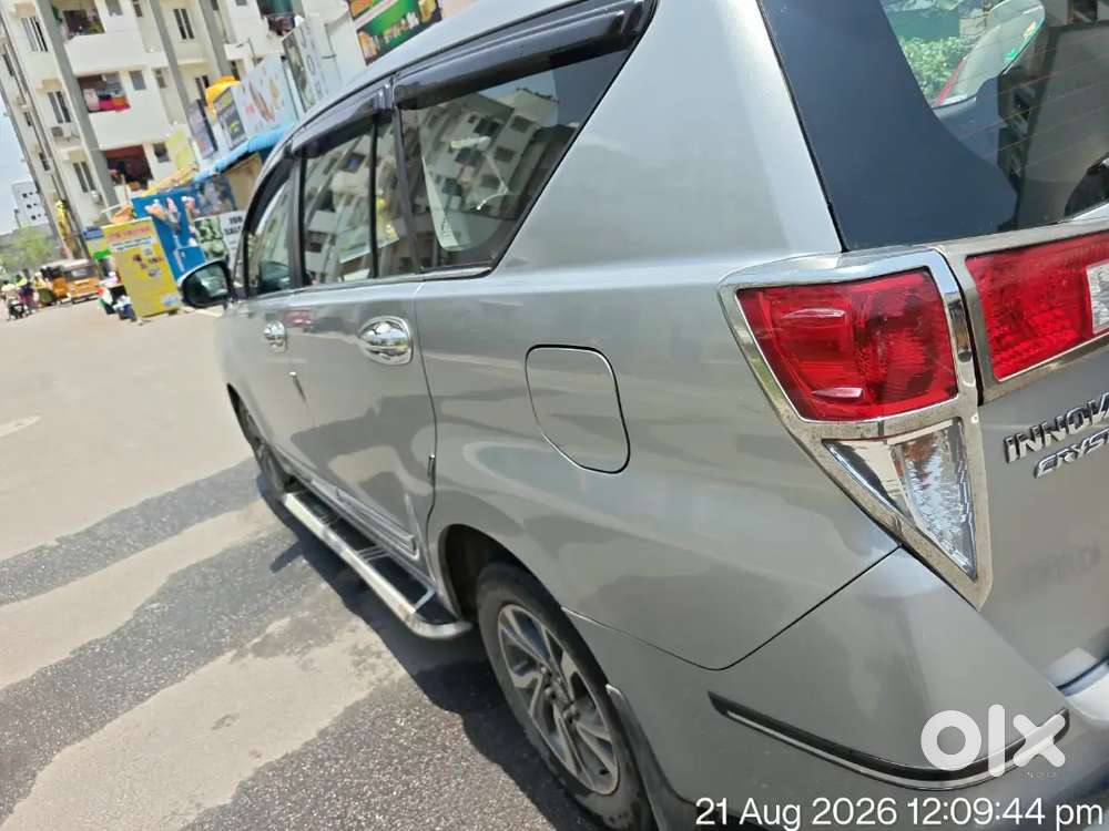 Toyota Innova Crysta 2.4 G 2022 7+1 8 Seater Tboard