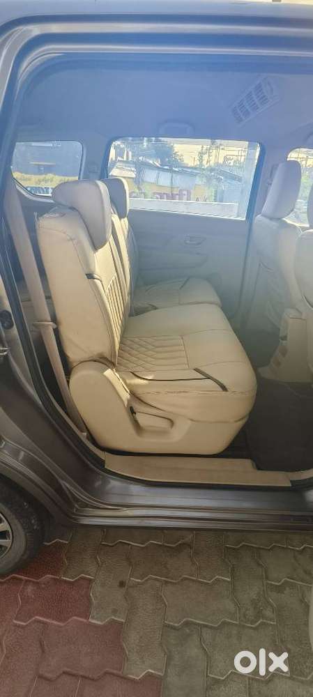 Maruti Suzuki Ertiga Zxi Shvs, 2024, Petrol