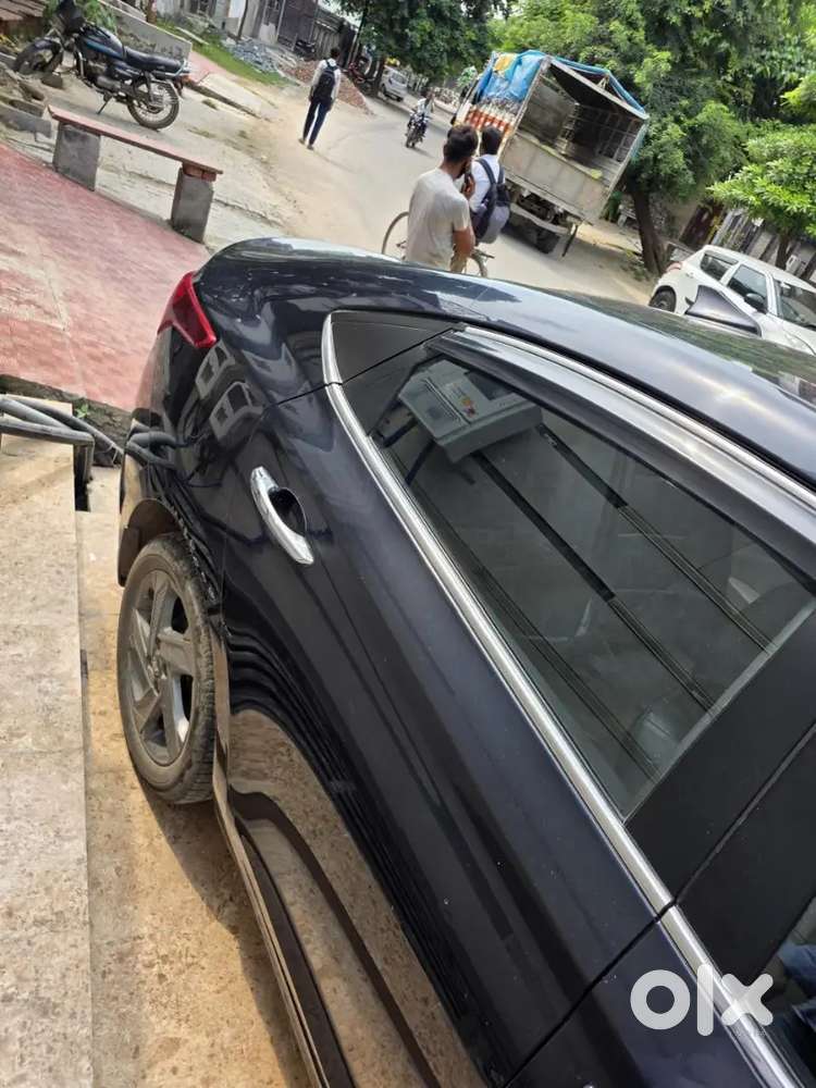 Hyundai Verna Sx 2021 Average 25