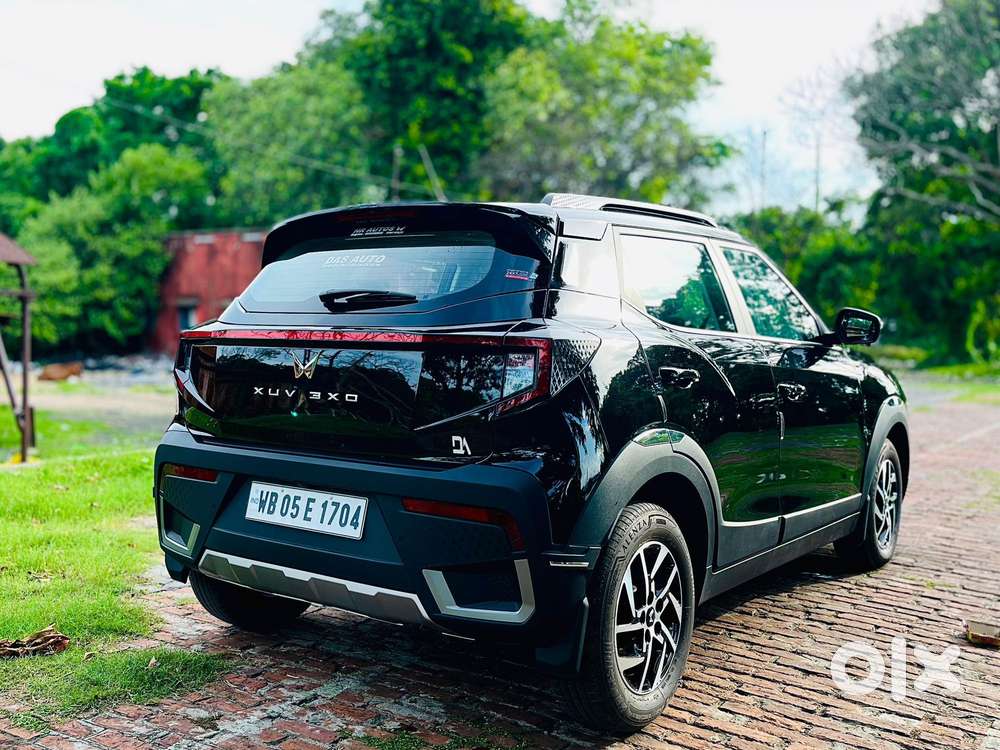 Mahindra Xuv 3xo Ax5 Pm Mt, 2026, Petrol