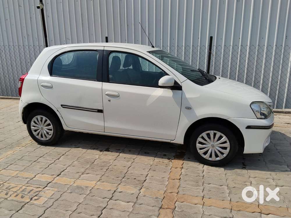 Toyota Etios Liva 2013-2014 G, 2013, Petrol