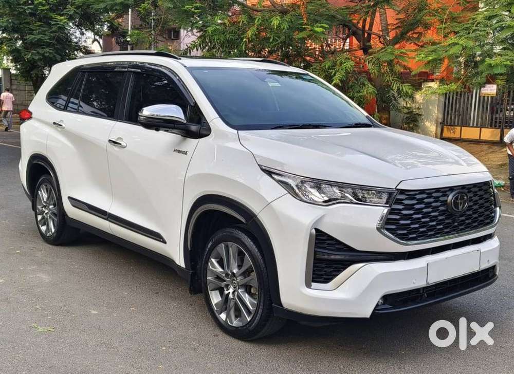 Toyota Innova Hycross 2.0 Zx (o) Hybrid 7 Str, 2024, Petrol