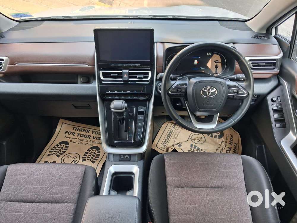 Toyota Innova Hycross 2.0 Vx (o) Hybrid 7 Str, 2025, Petrol