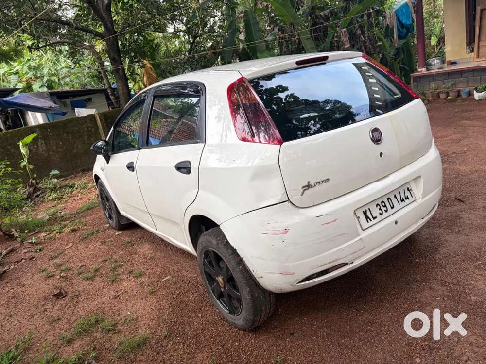 Fiate Punto 2011 80000rs