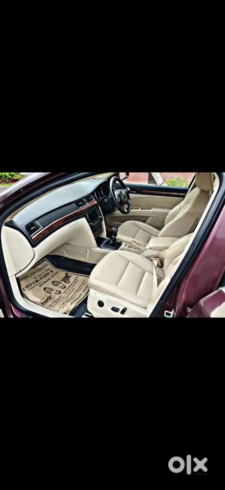 Skoda Superb 2011 Petrol 85000 Km Driven