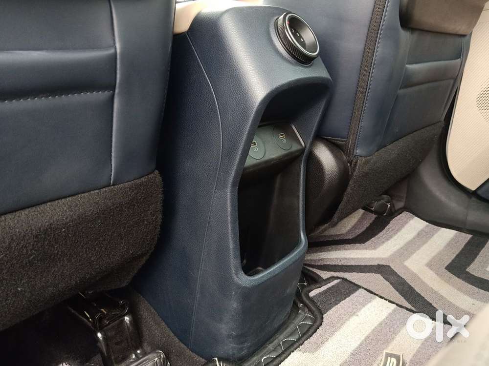 Kia Carens Luxury (o)1.5 Turbo Petrol Dct 7 Str, 2023, Petrol