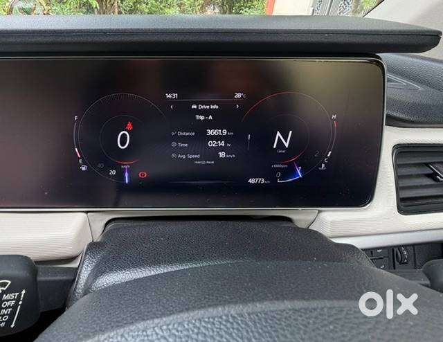 Mahindra Xuv700 Ax5 Diesel Manual 7-seater 2022  Single Owner