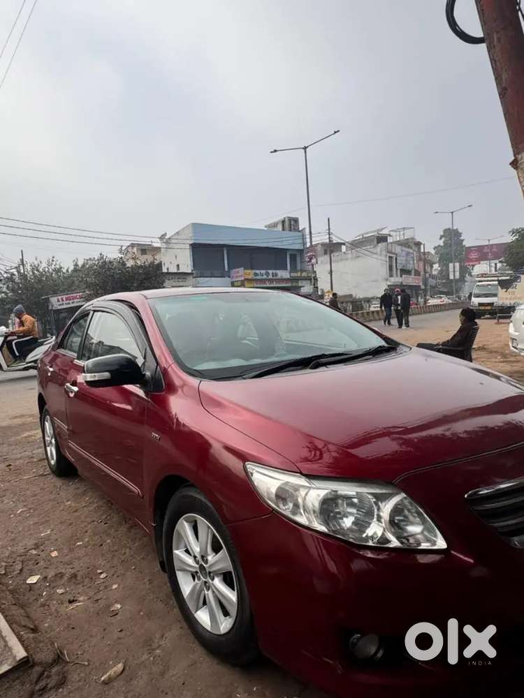Toyota Corolla Altis 2011 Petrol Well Maintained