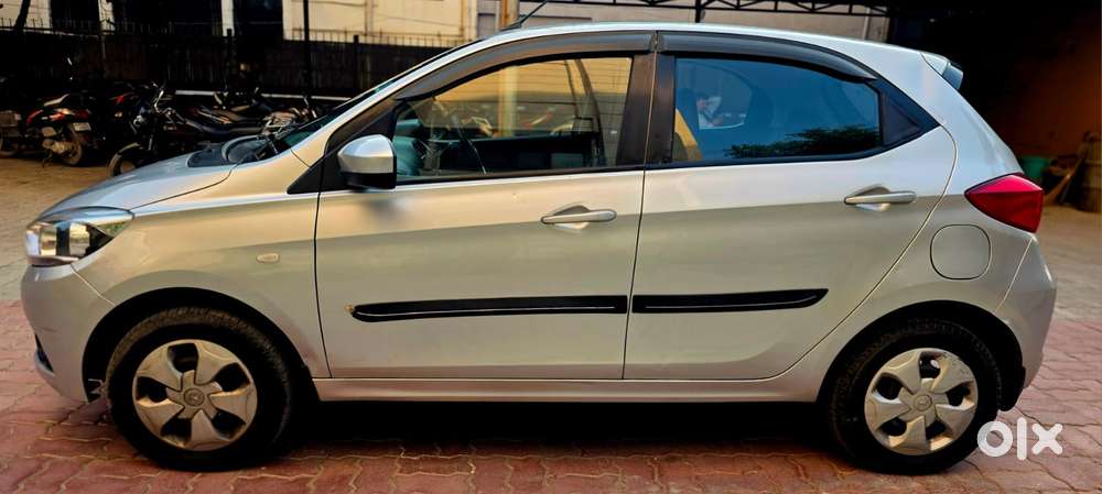 Tata Tiago 1.2 Revotron Xt (o), 2018, Petrol