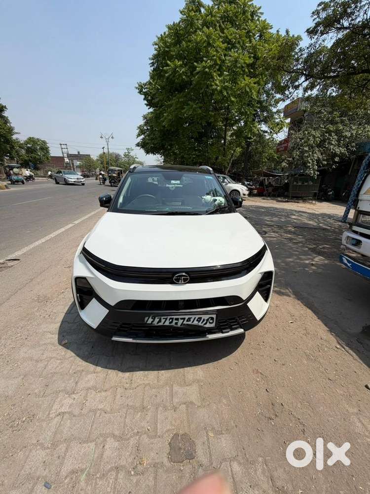 Nexon Petrol Manual 2025 Car With Panaromic Sunroof