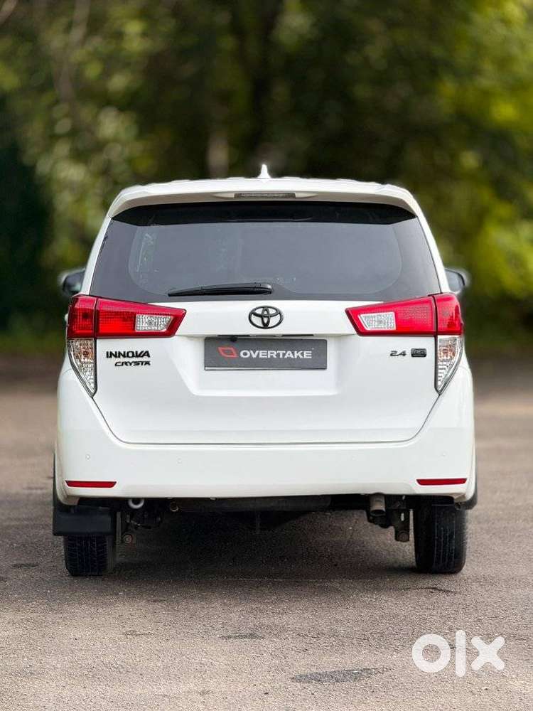 Toyota Innova Crysta 2.4 G Mt 7 Str, 2022, Diesel