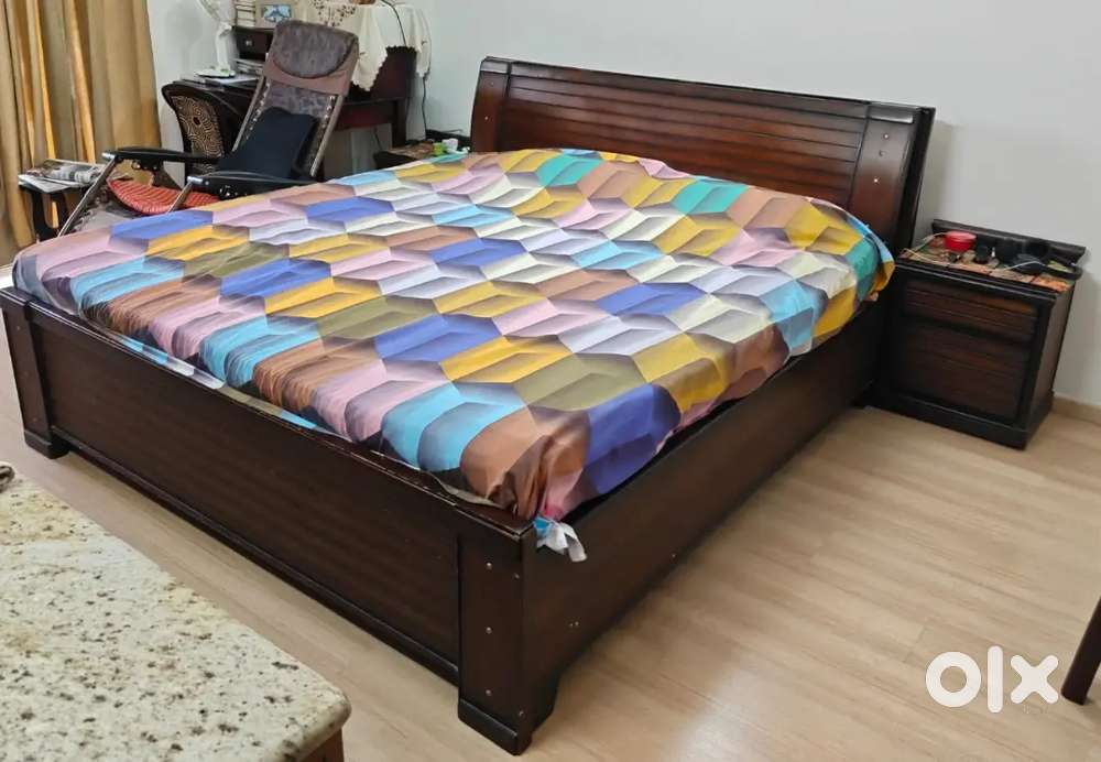 King size bed with mattress