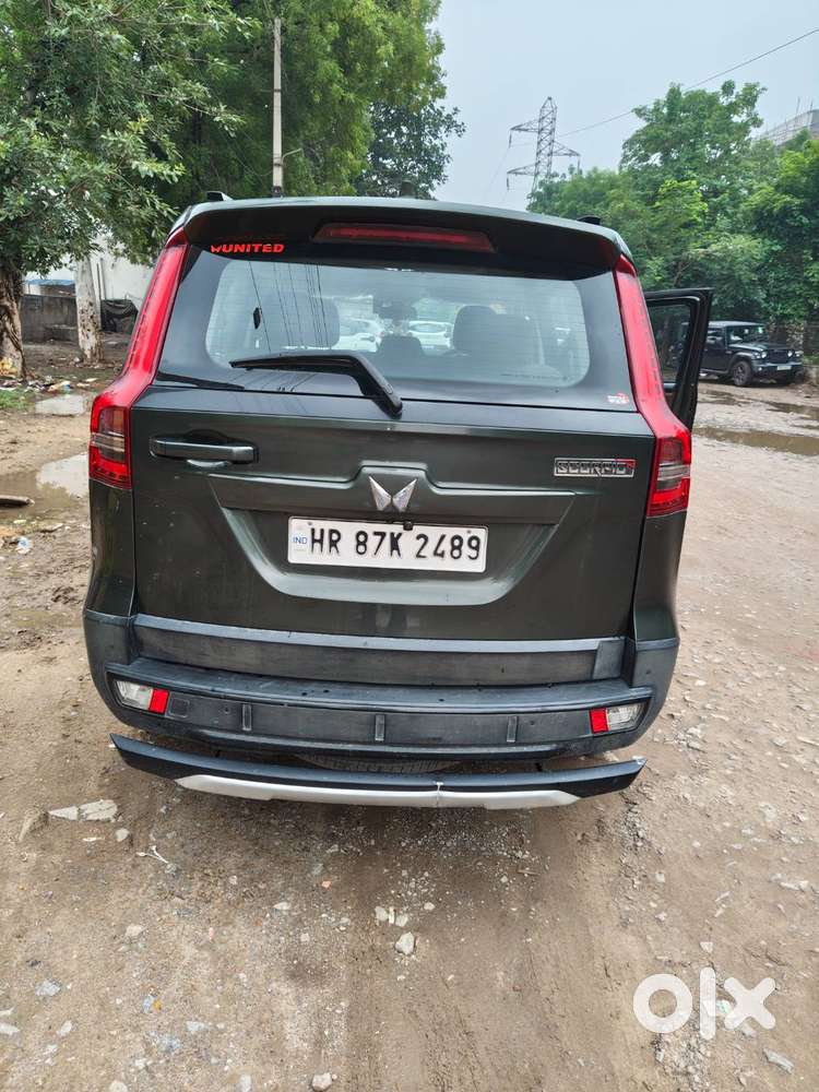 2.50 Lacs Spent On Accessories Like Alloywheels, Reverse & Dash Camera