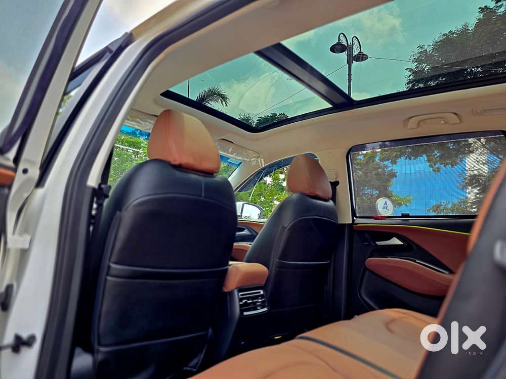 Mg Hector Plus Sharp Pro 1.5 Turbo Petrol Cvt 7 Str, 2025, Petrol