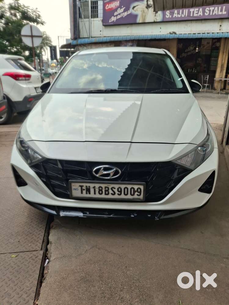 Hyundai I20 Asta (o) 1.2 Mt Dual Tone, 2023, Petrol