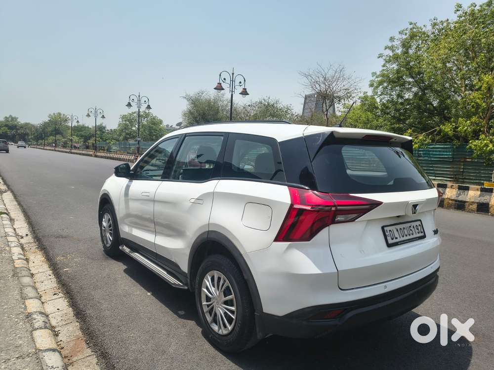 Mahindra Xuv700 Mx Petrol Mt 5 Str (e), 2022, Diesel