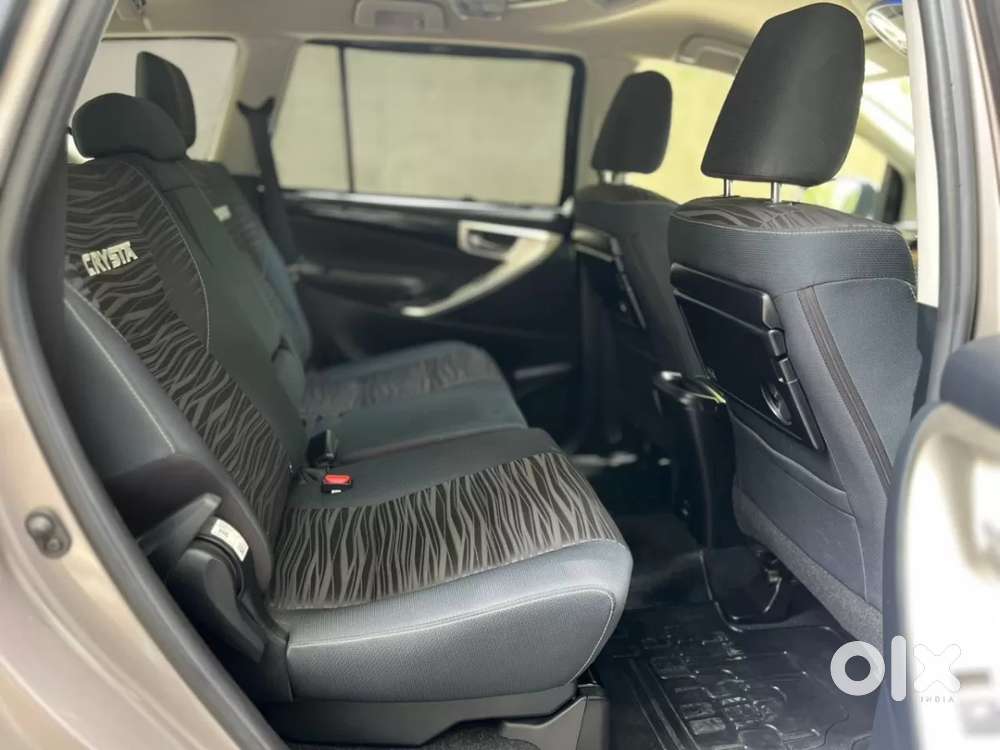 Toyota Innova Crysta [2020-ongoing] 2.4 Vx 8 Str, 2024, Diesel