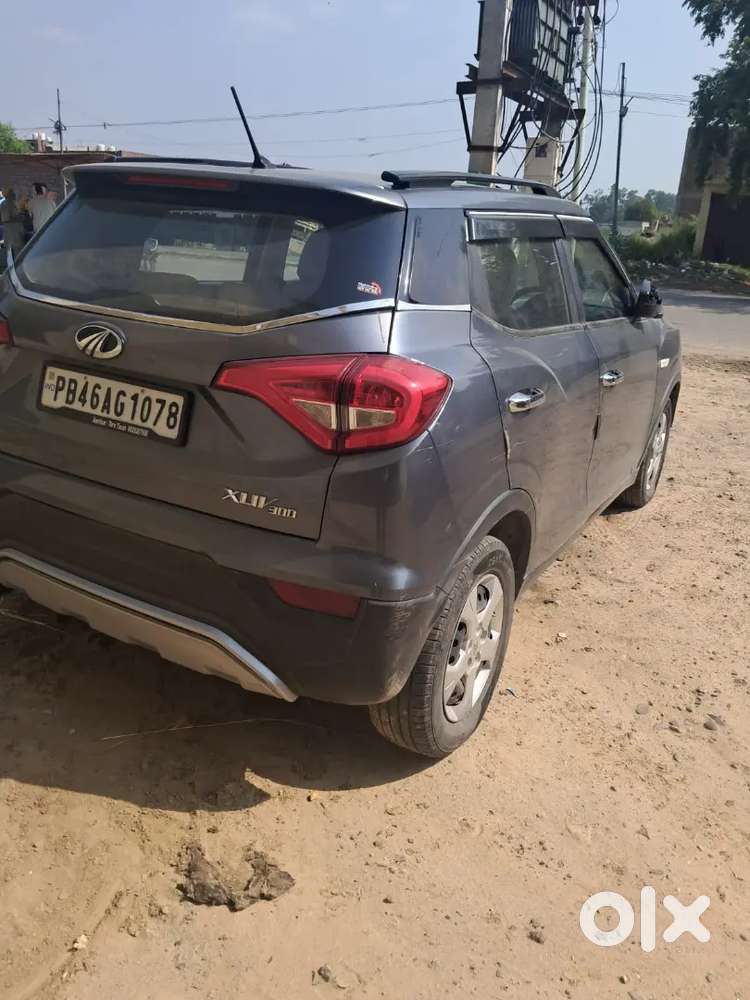 Mahindra Xuv300 1.5 W6 2021 Variant