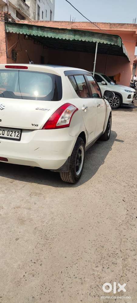 Maruti Suzuki Swift Vxi Abs Bsiv, 2016, Petrol