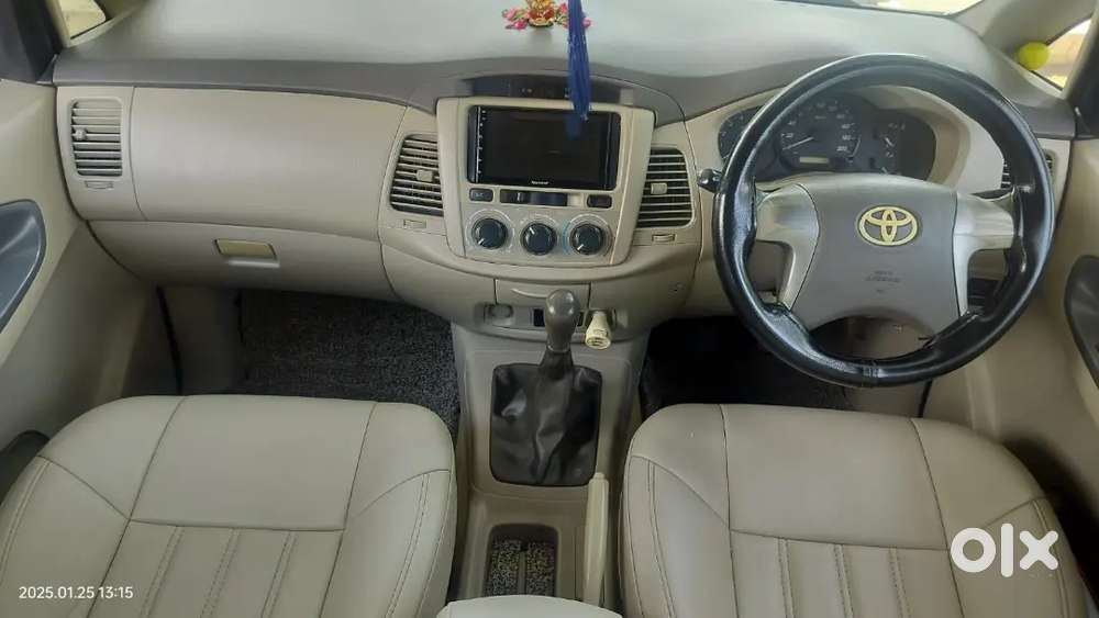 Toyota Innova Diesel &ndash; 2014 Model  8 Seater