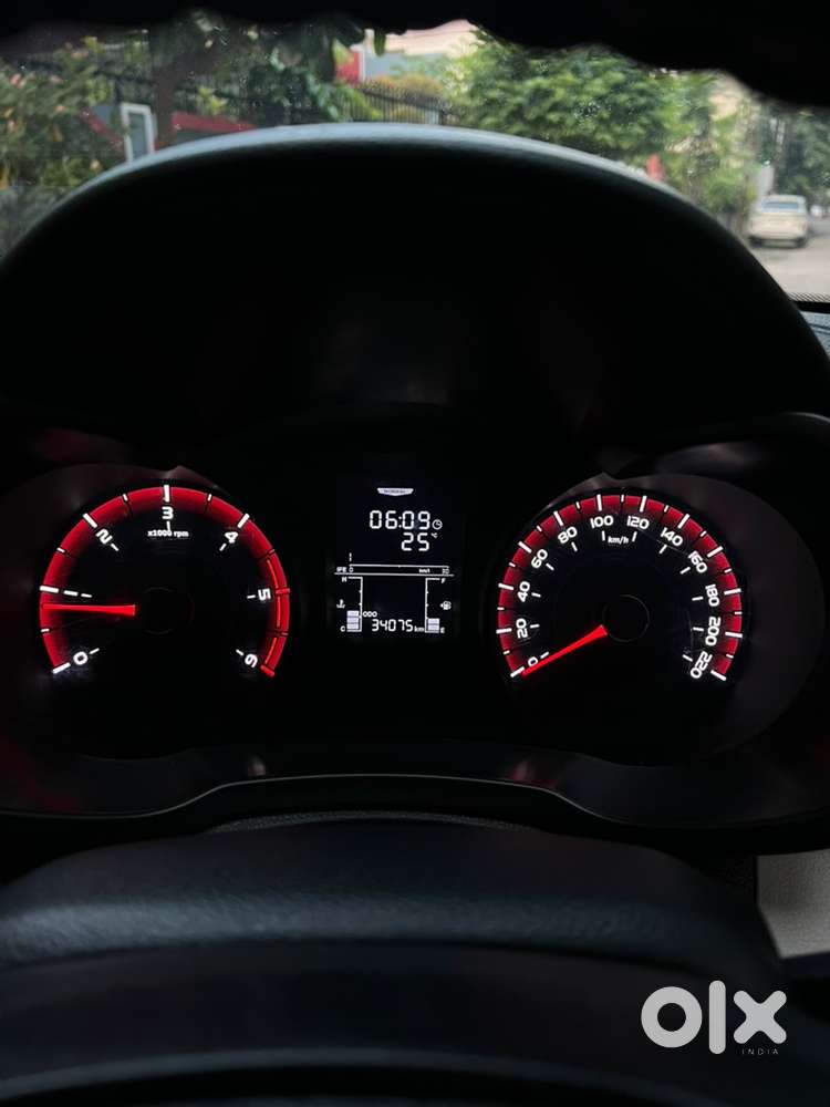 Xuv300 Diesel 2022 Only 34,000 Kilometer In Showdoom Condition