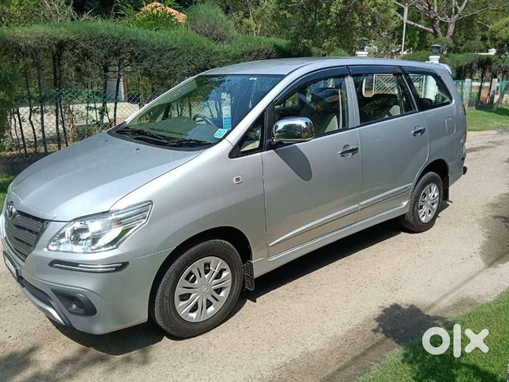 Toyota Innova 2.5 G (diesel) 8 Seater, 2013, Diesel