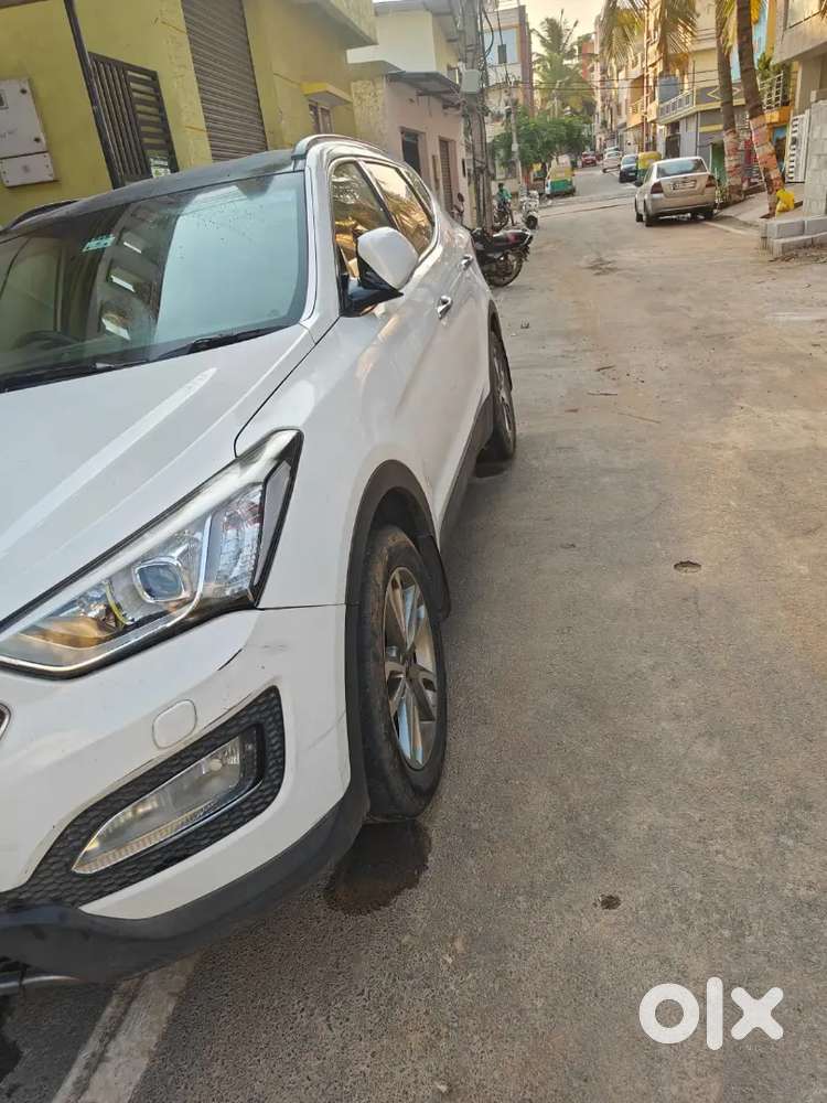 Hyundai Santa Fe 2016 Diesel 261000 Km Driven