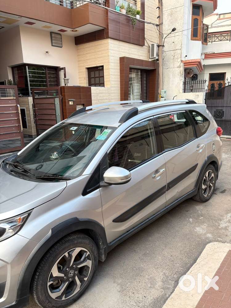 Honda Br-v Petrol 2017 New Condition All New Tyres Less Driven