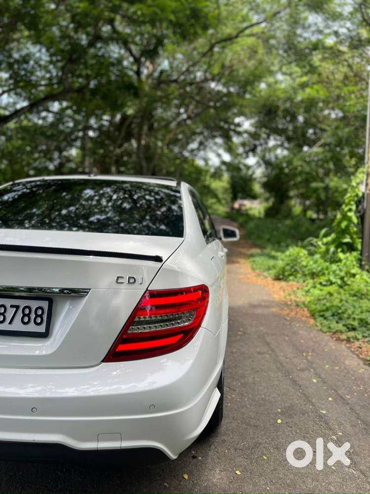 Pearl White 2014 Mercedez Benz 220