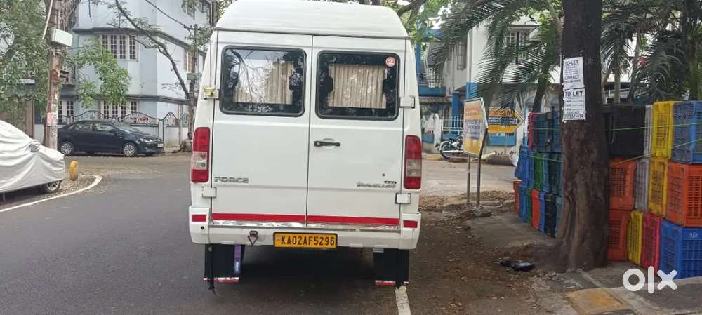 Tempo Traveler Selling Maxi Cab