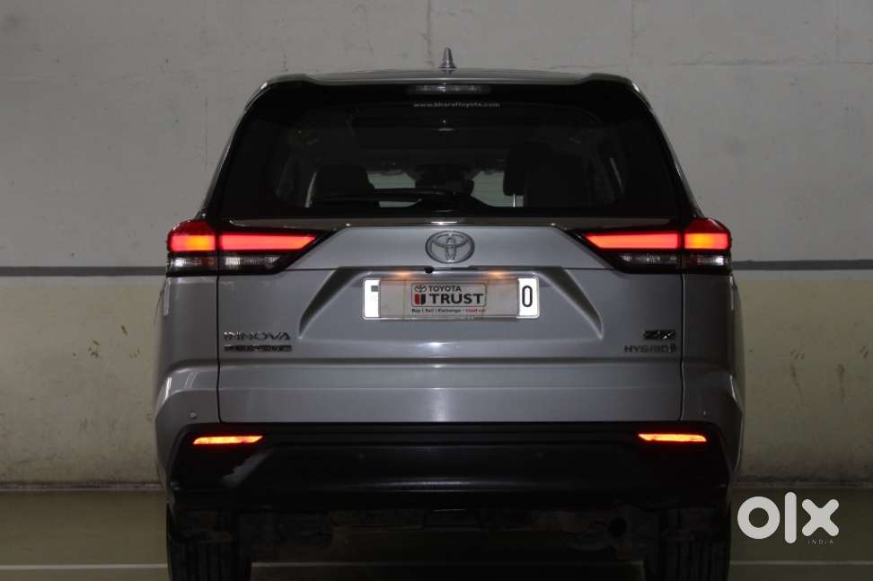 Toyota Innova Hycross 2.0 Zx (o) Hybrid 7 Str, 2024, Petrol