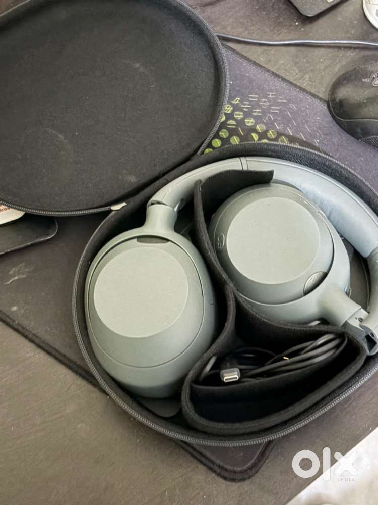 Sont ult headphones