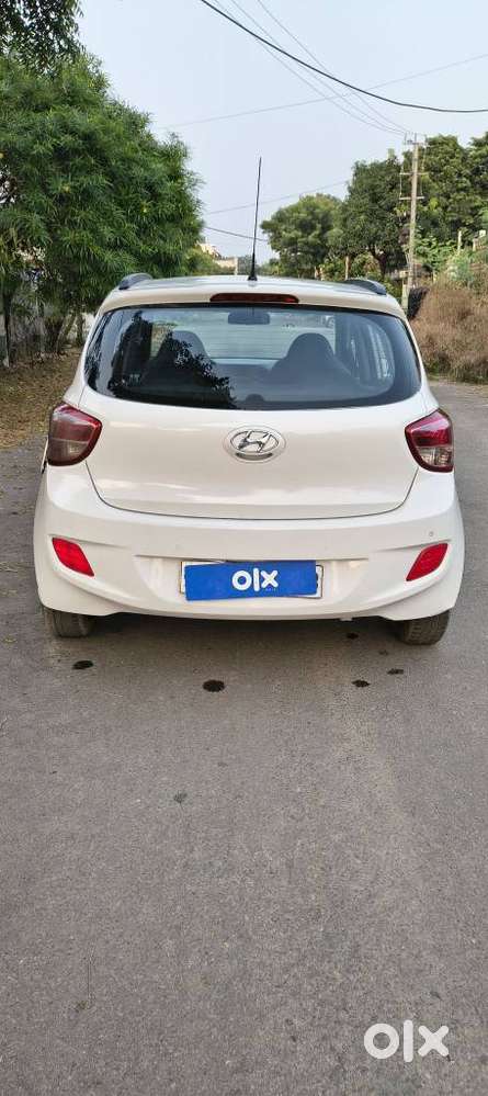 Hyundai I10 Sportz, 2016, Petrol
