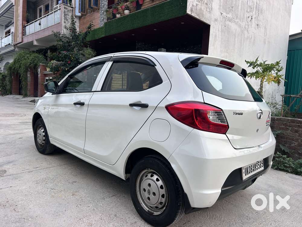 Tata Tiago 1.2 Revotron Xm, 2016, Petrol