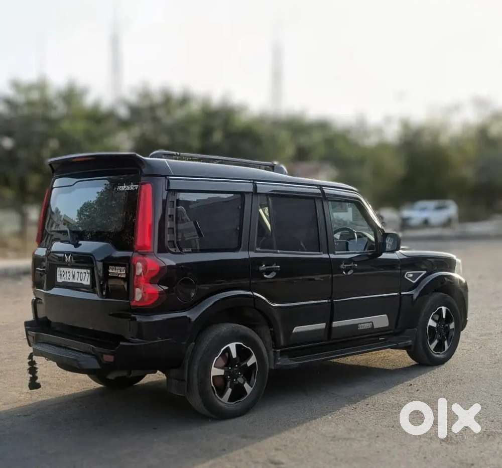 Mahindra Scorpio Classic 2025 Diesel 44000 Km Driven