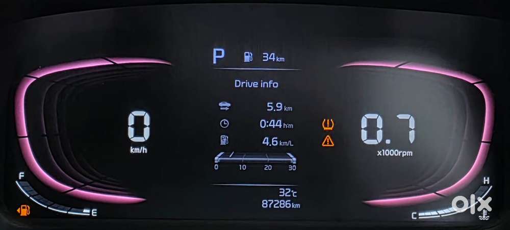 Kia Carens Luxury (o)1.5 Diesel At 7 Str, 2022, Diesel