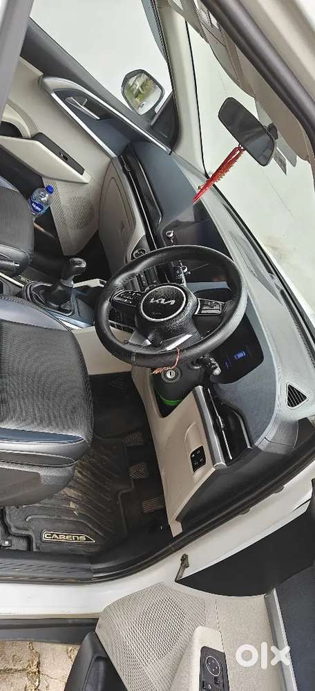 Kia Carens 1.5 Premium 2024