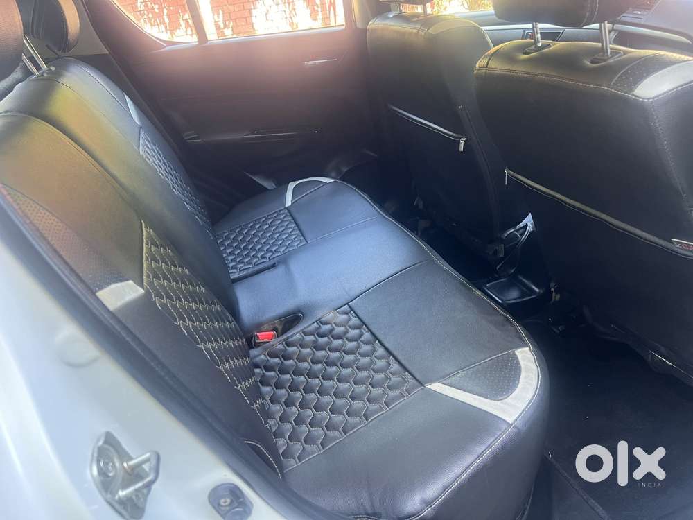 Maruti Suzuki Swift Vxi Optional, 2016, Petrol