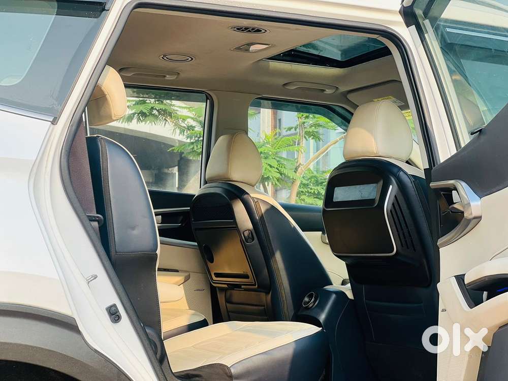 Kia Carens Luxury (o)1.5 Diesel At 7 Str, 2023, Diesel