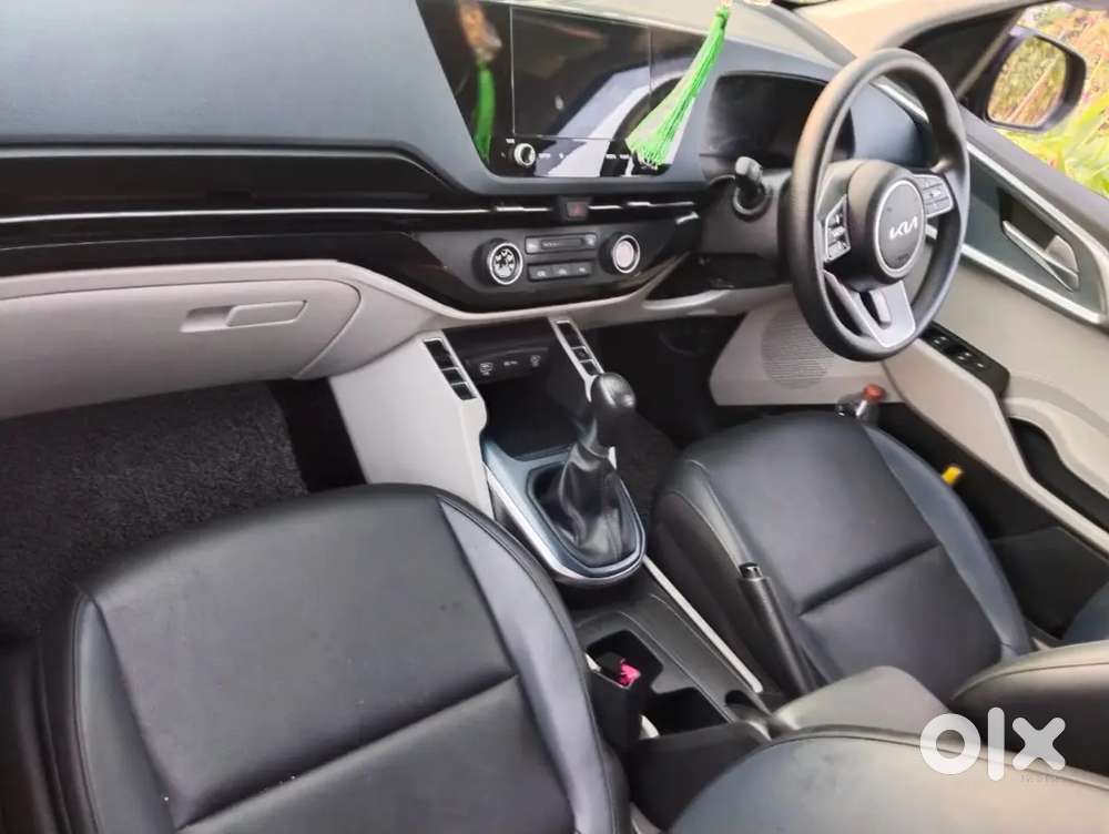 Kia Carens 2025 Petrol 12900 Km Driven