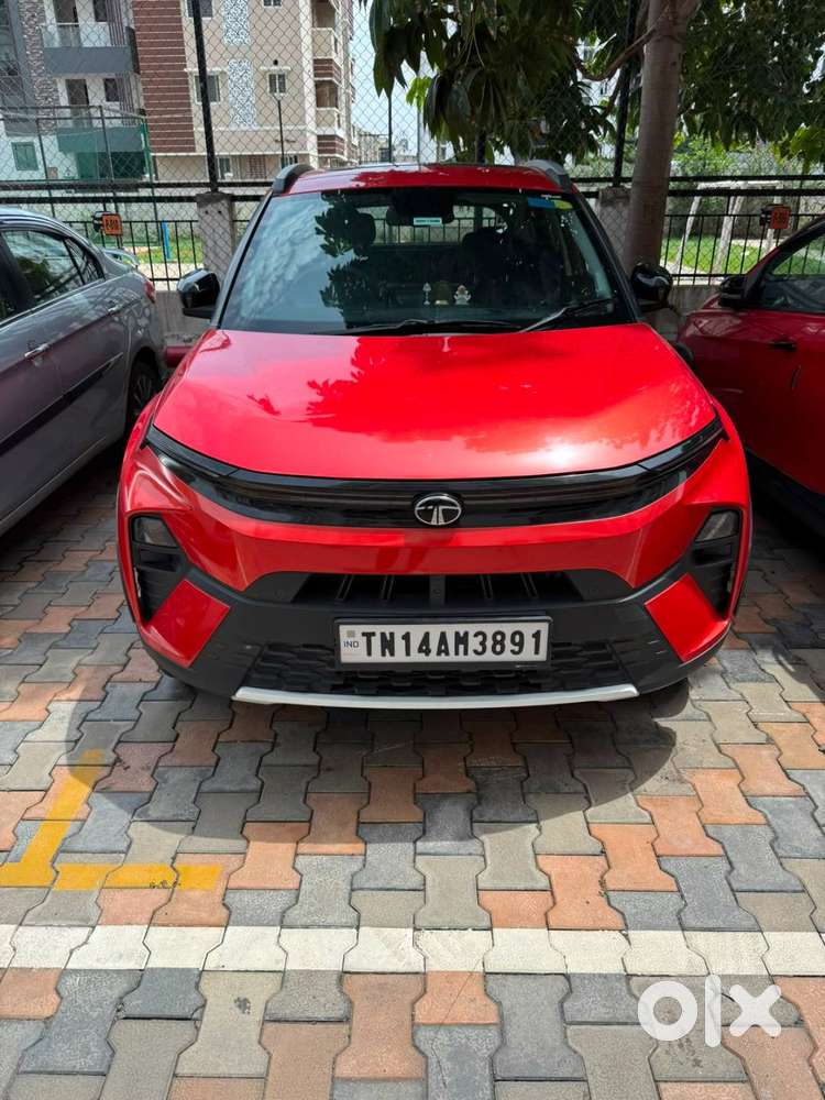 Only 4000kms Excellent Working - Tata Nexon